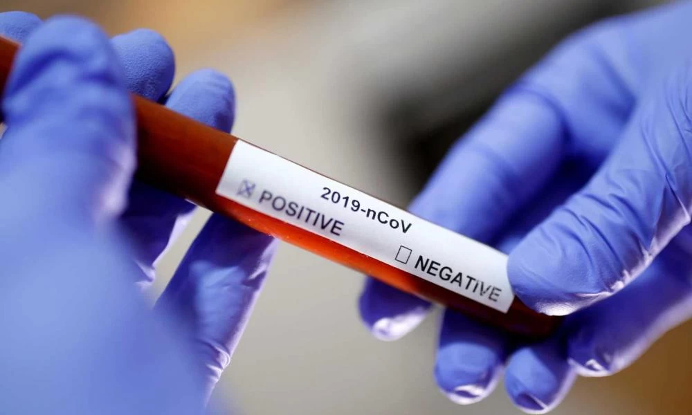 Κορονοϊός -Eli Lilly: Εγκρίθηκε το πρώτο φάρμακο αντισωμάτων για ασθενείς με μέτρια συμπτώματα του ιού
